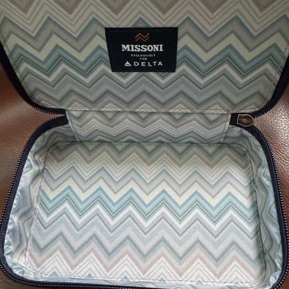 Missoni For Delta Travel /Toiletry Case/Bag Exclusive 2024 Release In Navy Blue - Picture 5 of 5